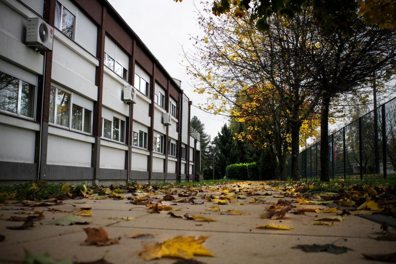 Hostel Rakitje-Rakitje Exterior photo